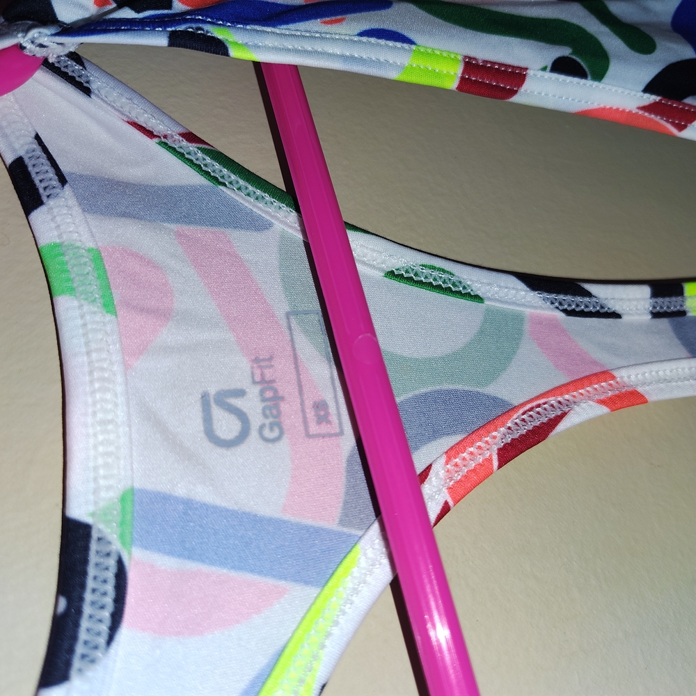 GAP Multicolor Patterned Sports Bra - Picture 2 of 2